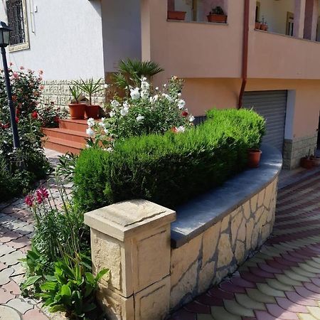 Villa Rozzy Năvodari Exteriör bild