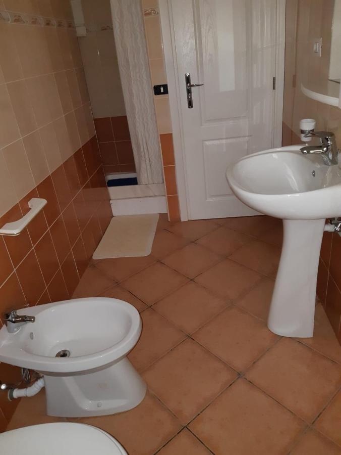 Villa Rozzy Năvodari Exteriör bild