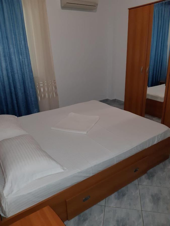 Villa Rozzy Năvodari Exteriör bild