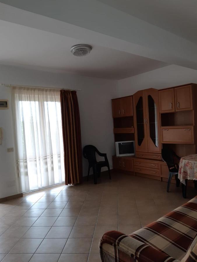 Villa Rozzy Năvodari Exteriör bild